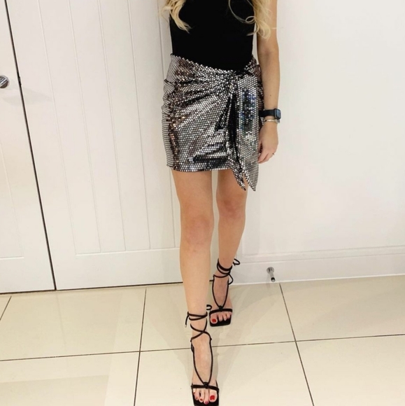 ZARA | Bloggers Fave Sparkly Knotted Skirt - Picture 10 of 15